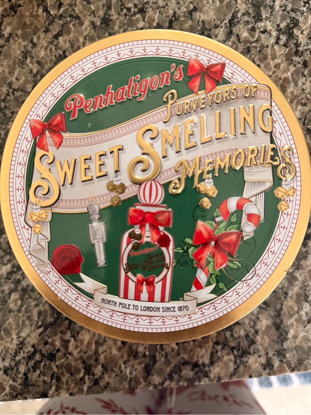 Unisex Penhaligon's Sweet Smelling Memories Holiday Tin - Green & Gold